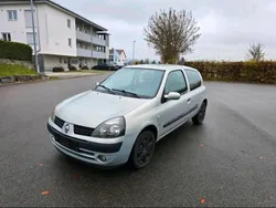Silber Gebraucht 2004 Renault Clio II Kleinwagen | 350 €
