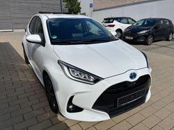 Weiß Gebraucht 2021 Toyota Yaris Hybrid Team Limousine | 16.900 € (Fairer Preis)