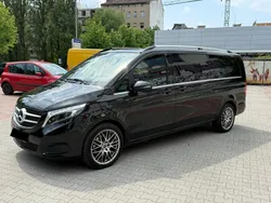 Schwarz Gebraucht 2017 Mercedes V250 Van / Kleinbus | 31.500 €
