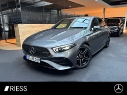 Grau Gebraucht 2024 Mercedes A200 AMG Limousine | 40.750 €