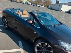 Braun Gebraucht 2017 Opel Cascada Cabrio | 10.300 € (Etwas zu teuer)