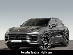 Grau Gebraucht 2025 Porsche Cayenne SUV | 121.900 €