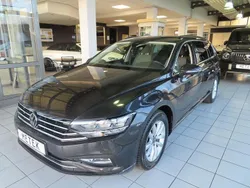 Grau Gebraucht 2023 VW Passat Business Kombi | 25.980 € (Fairer Preis)
