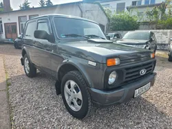 Grau Gebraucht 2017 Lada Urban SUV | 8.999 € (Fairer Preis)