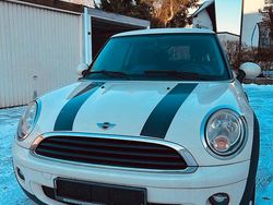 Weiß Gebraucht 2008 Mini Cooper Kleinwagen | 4.000 € (Etwas zu teuer)