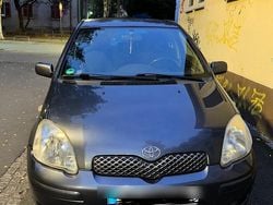 Grau Gebraucht 2005 Toyota Yaris Kleinwagen | 2.000 € (Fairer Preis)