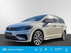 Pure white Gebraucht 2024 VW Touran Highline Van / Kleinbus | 34.490 € (Fairer Preis)