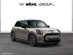 British racing green metallic Gebraucht 2021 Mini Cooper SE Kleinwagen | 15.626 € (Fairer Preis)