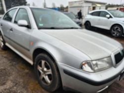 Silber Gebraucht 1999 Skoda Octavia Limousine | 1.490 € (Guter Preis)