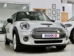White silver metallic Gebraucht 2020 Mini Cooper SE Kleinwagen | 14.999 € (Guter Preis)