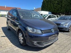 Blau Gebraucht 2012 VW Touran Comfortline Van / Kleinbus | 3.999 € (Fairer Preis)