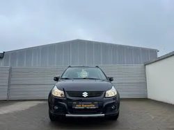 Schwarz Gebraucht 2011 Suzuki SX4 Style SUV | 6.899 € (Teuer)
