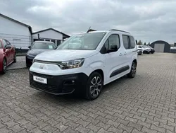 Weiß Gebraucht 2024 Fiat e-Doblò Van / Kleinbus | 39.990 €
