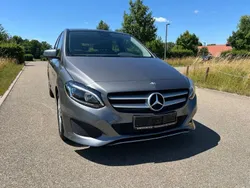 Grau Gebraucht 2016 Mercedes B180 Van / Kleinbus | 15.499 € (Guter Preis)