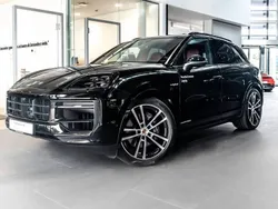 Chromitschwarzmetallic Gebraucht 2025 Porsche Cayenne SUV | 124.800 € (Superpreis)