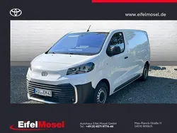 Icy white Gebraucht 2024 Toyota Proace Van | 28.960 € (Superpreis)