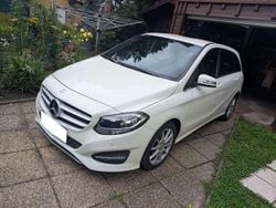 Weiß Gebraucht 2015 Mercedes B160 Van / Kleinbus | 8.900 €