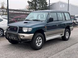 Grün Gebraucht 2025 Mitsubishi Pajero SUV | 7.900 €