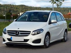 Weiß Gebraucht 2018 Mercedes B180 Edition Van / Kleinbus | 18.200 € (Fairer Preis)