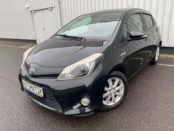 Schwarz Gebraucht 2014 Toyota Yaris Hybrid Limousine | 9.890 € (Fairer Preis)