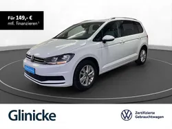 Pure white Gebraucht 2024 VW Touran Comfortline Van / Kleinbus | 31.480 € (Fairer Preis)