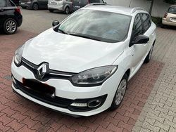 Weiß Gebraucht 2016 Renault Mégane GrandTour Experience Kombi | 4.444 €