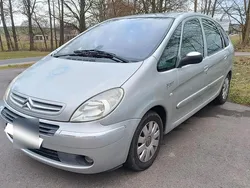 Silber Gebraucht 2005 Citroën Xsara Picasso Exclusive Van / Kleinbus | 3.899 € (Teuer)