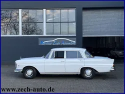 Weiß Gebraucht 1965 Mercedes W111 Limousine | 30.900 €