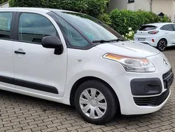 Weiß Gebraucht 2009 Citroën C3 Kleinwagen | 2.690 €