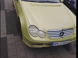 Grün Gebraucht 2001 Mercedes C200 Coupé | 2.300 €