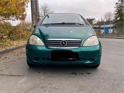 Grün Gebraucht 1999 Mercedes A140 Kleinwagen | 2.000 € (Etwas zu teuer)