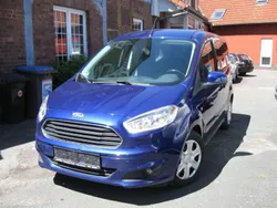 Blau Gebraucht 2016 Ford Tourneo Courier Trend Van / Kleinbus | 5.800 € (Teuer)