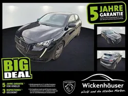 Schwarz perla nera Gebraucht 2021 Peugeot 208 Active Kleinwagen | 13.450 € (Fairer Preis)