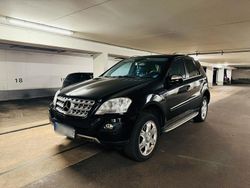 Schwarz Gebraucht 2009 Mercedes ML320 SUV | 9.900 € (Teuer)