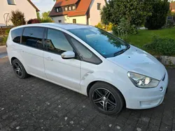 Weiß Gebraucht 2008 Ford S-MAX Trend Van / Kleinbus | 1.200 €