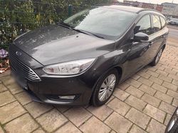Grau Gebraucht 2016 Ford Focus Business Edition Kombi | 4.590 € (Guter Preis)
