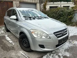 Silber Gebraucht 2008 Kia Ceed Sportswagon LX Kombi | 599 €