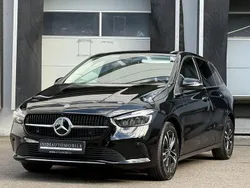 Nachtschwarz Gebraucht 2024 Mercedes B200 Progressive Van / Kleinbus | 28.900 € (Fairer Preis)