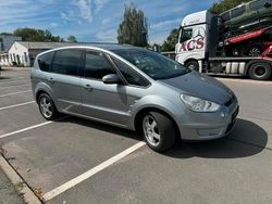 Grau Gebraucht 2008 Ford S-MAX S Van / Kleinbus | 3.300 € (Fairer Preis)