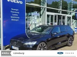 Schwarz (onyx black) Gebraucht 2024 Volvo V60 Plus Kombi | 47.907 € (Teuer)