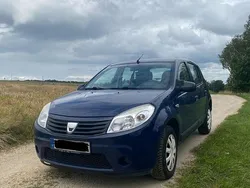 Blau Gebraucht 2009 Dacia Sandero Kleinwagen | 1.700 € (Fairer Preis)