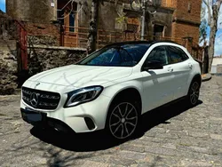 Weiß Gebraucht 2017 Mercedes GLA200 Edition SUV | 20.490 € (Etwas zu teuer)