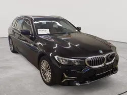 Saphirschwarz metallic Gebraucht 2020 BMW 320 Luxury Line Kombi | 22.390 € (Guter Preis)
