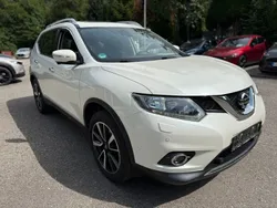 Weiß Gebraucht 2017 Nissan X-Trail N-Connecta SUV | 17.999 € (Fairer Preis)