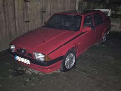 Rot Gebraucht 1991 Alfa Romeo 75 Limousine | 6.500 €