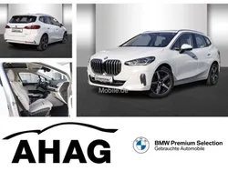 Weiß Gebraucht 2023 BMW 218 Active Tourer Luxury Line Van / Kleinbus | 29.440 € (Fairer Preis)