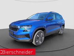 Schwarz Neu 2024 Skoda Karoq Drive SUV | 32.999 € (Superpreis)