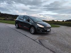 Grün Gebraucht 2017 Ford S-MAX Trend Van / Kleinbus | 8.799 € (Guter Preis)