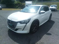 Weiß Gebraucht 2021 Peugeot e-208 Allure Kleinwagen | 19.490 € (Teuer)