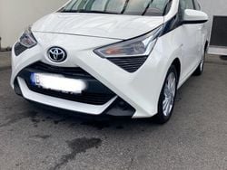 Weiß Gebraucht 2020 Toyota Aygo Kleinwagen | 9.999 € (Fairer Preis)